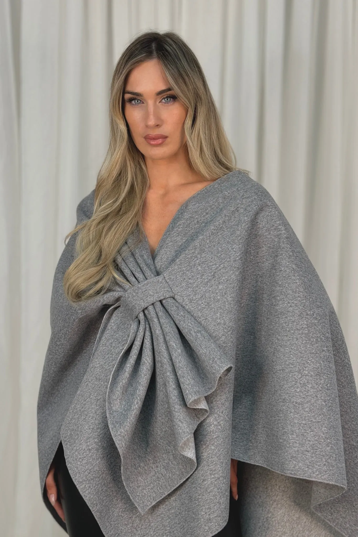 Jayme Bow Style Cape In Grey